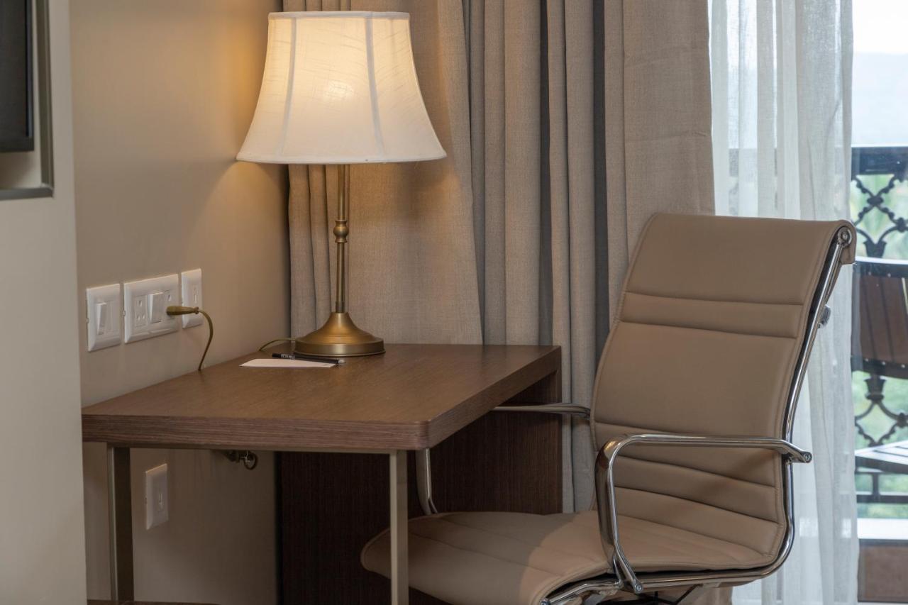 Fairfield By Marriott Goa Calangute Hotel Buitenkant foto