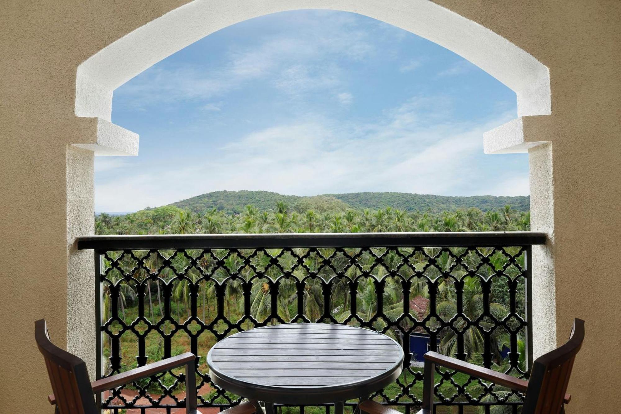 Fairfield By Marriott Goa Calangute Hotel Buitenkant foto